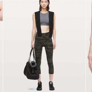 Lululemon Wunder Under Crop (Hi-Rise) *Full-On Luxtreme 21" Camo Multi Green